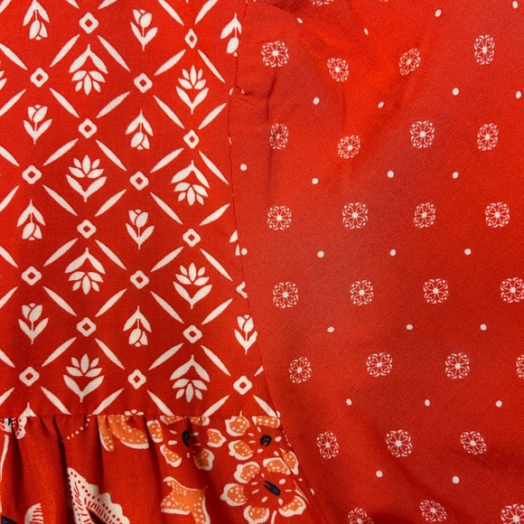 Red Printed Short Sleeve Blouse | Size XL - Picture 5 of 5